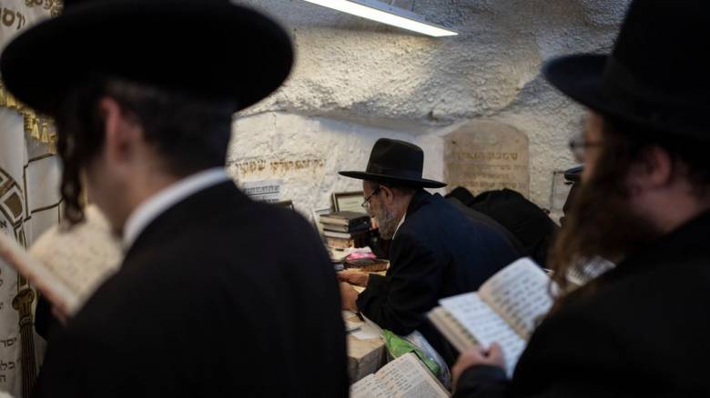 Φύλλα κατάταξης σε 54.000 υπερορθόδοξους Εβραίους στέλνει το Ισραήλ - Τι σημαίνει για τον Νετανιάχου