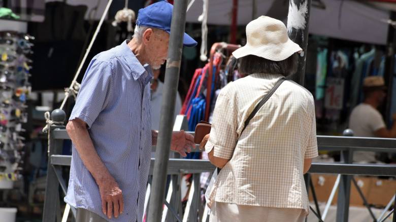 Κλιματιζόμενους χώρους για τον καύσωνα ζητά από τους Δήμους η Δόμνα Μιχαηλίδου