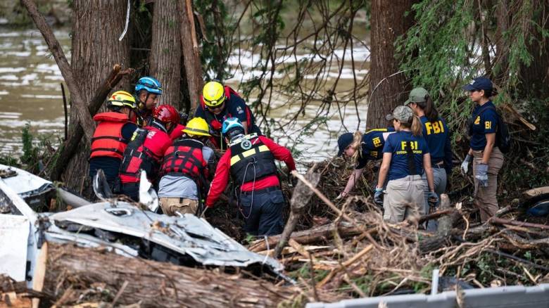 Στο Τέξας μεταβαίνει ο Ντόναλντ Τραμπ - Τουλάχιστον 120 νεκροί από τις πλημμύρες