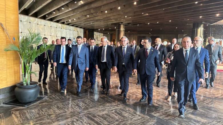 Ευρωπαίος Επίτροπος για τη Λιβύη: Συνεργασία με την Τρίπολη - Τι είπε για το «μπλόκο» στη Βεγγάζη