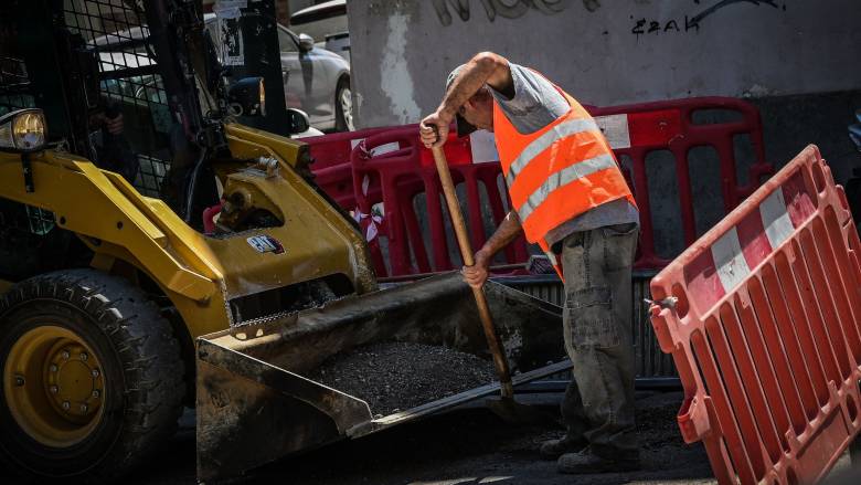 Έκτακτα μέτρα για την αντιμετώπιση της θερμικής καταπόνησης των εργαζομένων τη Δευτέρα