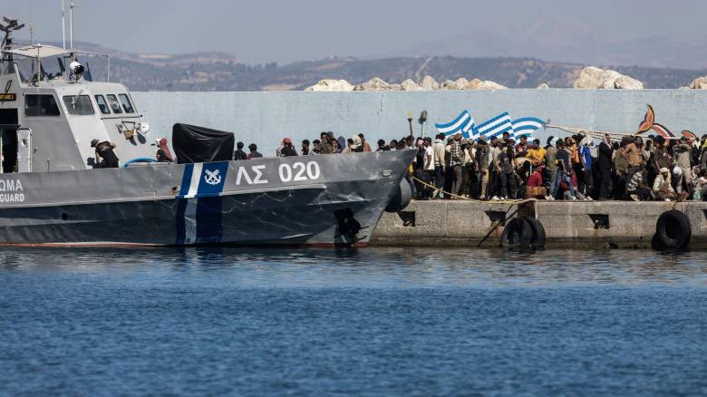 Σκληρή γραμμή της Αθήνας για το μεταναστευτικό - Οι επόμενες κινήσεις μετά το «μπλόκο» Χαφτάρ