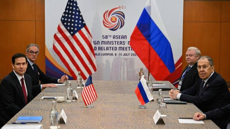 «Αμοιβαία η πρόθεση ΗΠΑ και Ρωσίας για εύρεση ειρηνικών λύσεων»: Τι συζήτησαν Ρούμπιο - Λαβρόφ