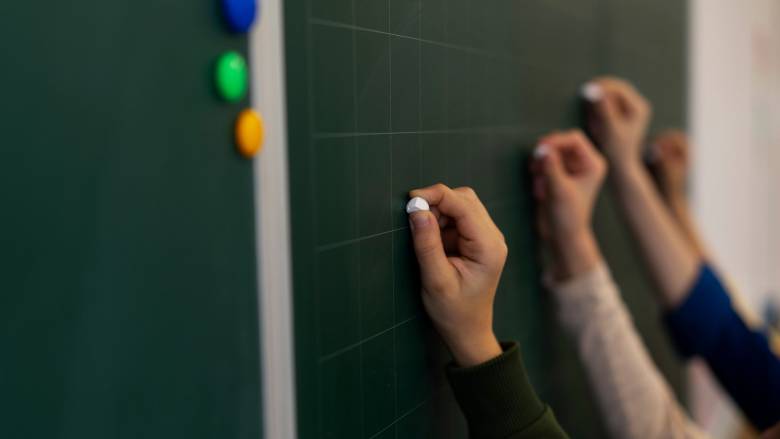 Σκέψεις μιας μητέρας και ψυχολόγου για τη σημασία των πρώτων παιδαγωγών