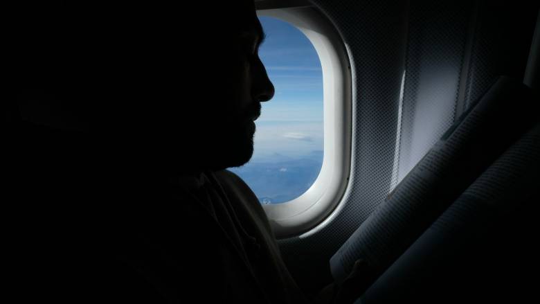 Οργή στον αέρα – Γιατί γινόμαστε πιο ευερέθιστοι όταν ταξιδεύουμε με αεροπλάνα