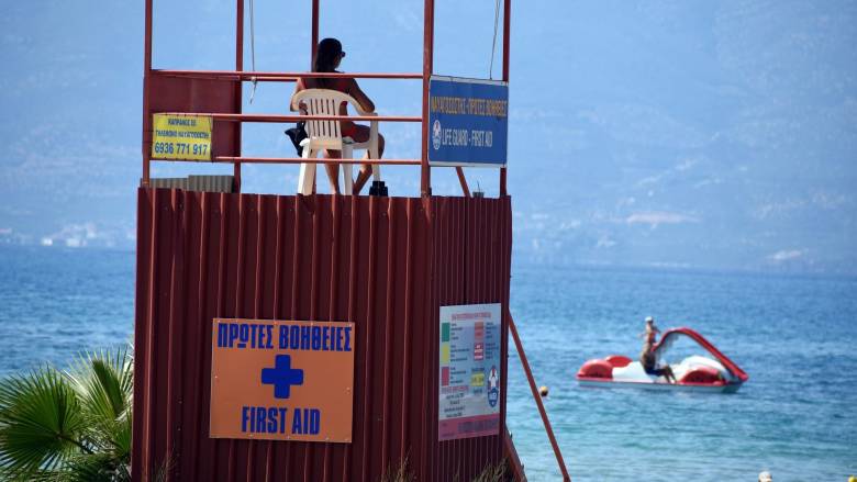 Πρέβεζα: Ναυαγοσώστης έσωσε τον πατέρα του από πνιγμό