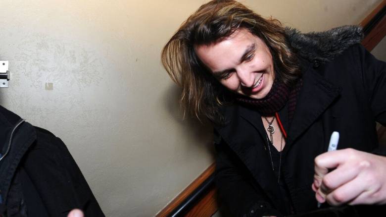 Πρώην μέλος των OneRepublic ανακοίνωσε υποψηφιότητα με τους Δημοκρατικούς στις ΗΠΑ