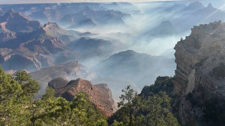 ΗΠΑ: Μεγάλη πυρκαγιά εξαπλώνεται ραγδαία στο Γκραν Κάνυον - Απομακρύνθηκαν τουρίστες