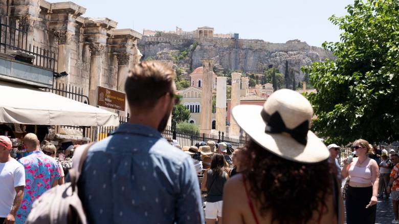 Έρχεται νέο κύμα παρατεταμένης ζέστης μετά την «ανάσα» δροσιάς - Πότε ανεβαίνει ξανά η θερμοκρασία