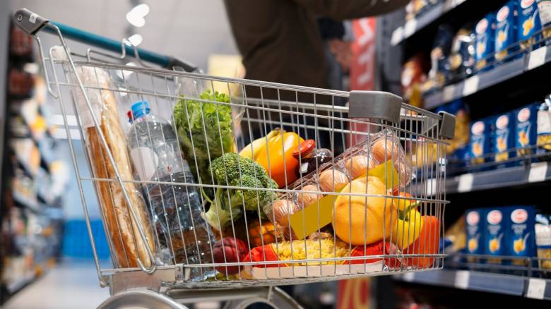 Γιατί ξοδέψαμε περισσότερα φέτος στο καλάθι του σούπερ μάρκετ