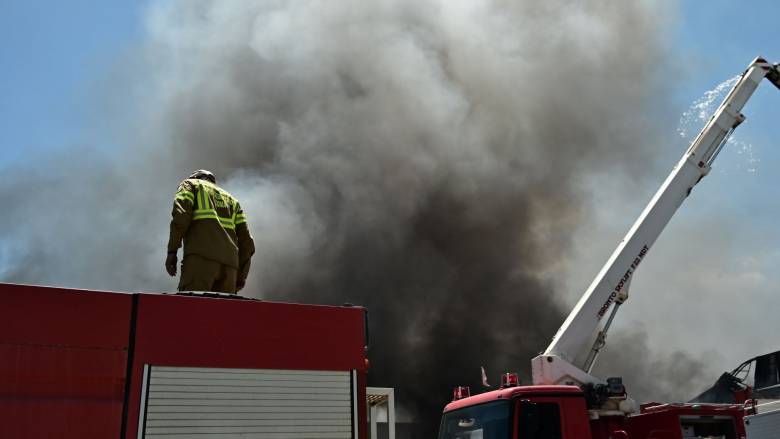 Πυρκαγιά σε χώρο ανακύκλωσης στη Μόρια Μυτιλήνης - Μήνυμα από το 112