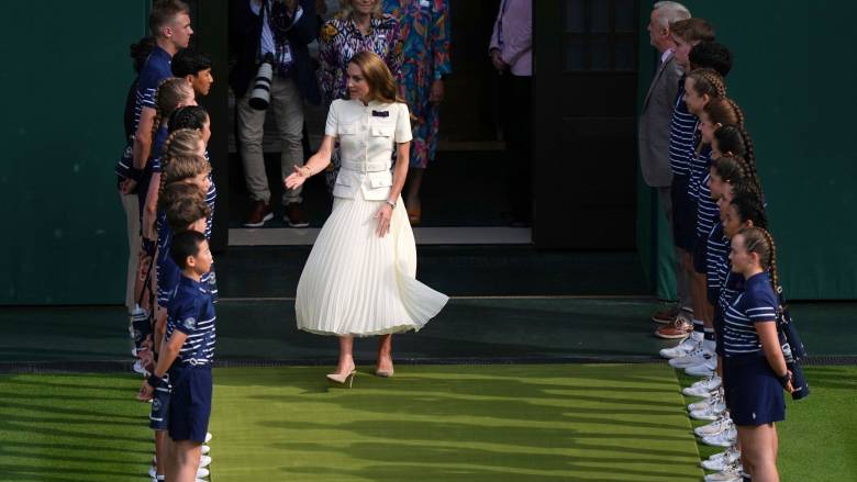 Η μεγάλη επιστροφή της Κέιτ Μίντλετον στο Γουίμπλετον - Με χειροκροτήματα την υποδέχθηκε το κοινό