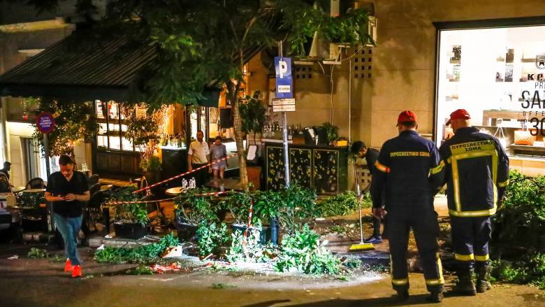 Συγκλονιστικές μαρτυρίες για το τροχαίο στο Κολωνάκι: Ένιωσα ότι το αυτοκίνητο ερχόταν καταπάνω μας