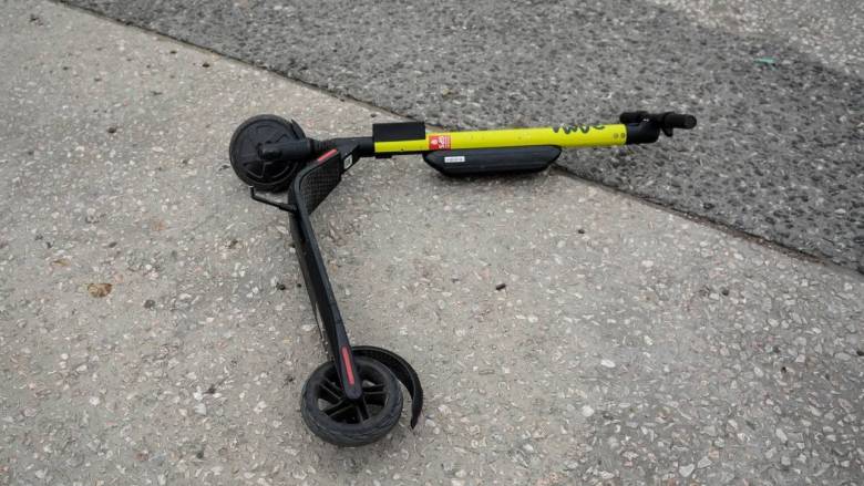 Mε εγκεφαλική αιμορραγία 17χρονη που τραυματίστηκε με πατίνι στα Γρεβενά - Νοσηλεύεται σε ΜΕΘ