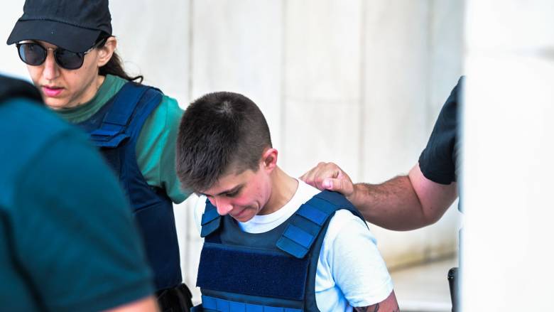 «Έφοδος» στην Ιατροδικαστική Υπηρεσία Πάτρας - Μεταφέρονται για επανέλεγχο εκθέσεις από το 2020