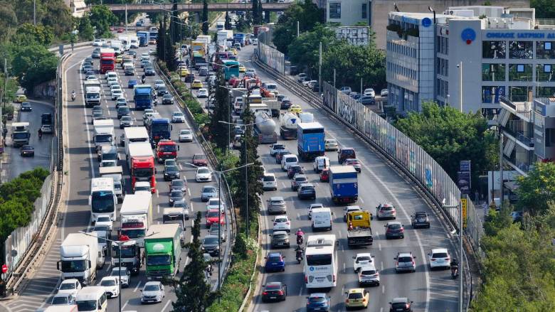 Τροχαίο με τέσσερις τραυματίες στον Κηφισό - Μεγάλα κυκλοφοριακά προβλήματα