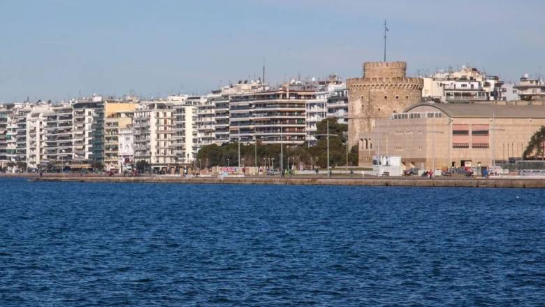 Θεσσαλονίκη: Ταυτοποιήθηκε η γυναίκα που βρέθηκε χωρίς τις αισθήσεις της στο Θερμαϊκό