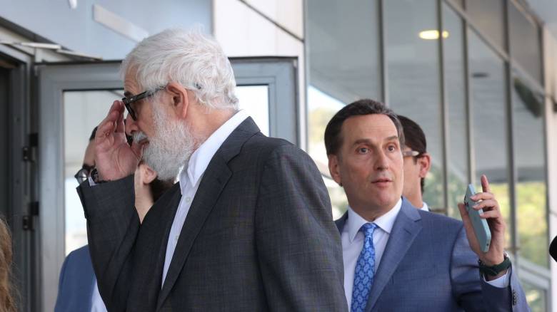 Ένοχος αλλά εκτός φυλακής ο Φιλιππίδης - Τρία χρόνια φυλάκιση με αναστολή