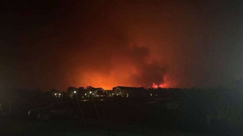 Απόκοσμο βίντεο με πυροστρόβιλο στην Γιούτα - Πώς δημιουργείται το σπάνιο φαινόμενο