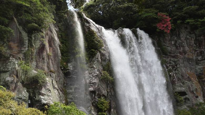 Βίντεο που κόβει την ανάσα: Σοβαρά τραυματίας Αυστραλός που έπεσε από καταρράκτη ύψους 42 μέτρων
