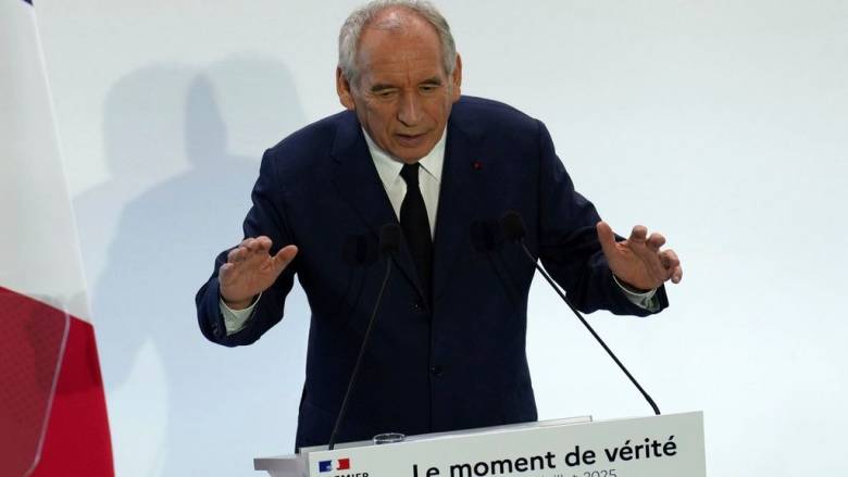 Σκληρό Μνημόνιο στη Γαλλία - Περικοπές αλα ελληνικά, σάλος για την κατάργηση επίσημων αργιών