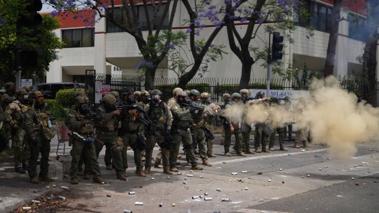 Αποσύρονται σταδιακά τα μέλη της Εθνοφρουράς που αναπτύχθηκαν στο Λος Άντζελες