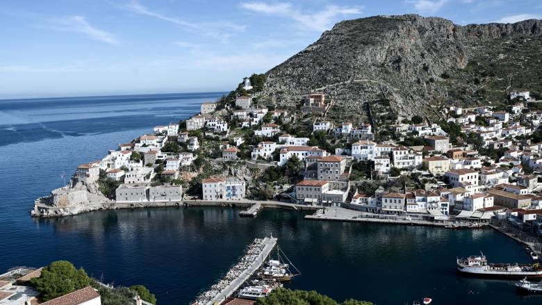 Gov.gr: Διαθέσιμες από σήμερα 17/7 οι αιτήσεις για αποβίβαση οχημάτων στην Ύδρα