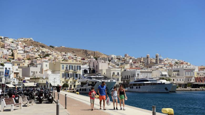 Η Σύρος ανάμεσα στους πιο «ονειρικούς προορισμούς» για το 2025