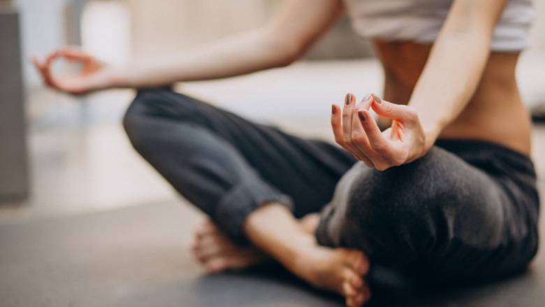 Ποια είδη άσκησης βοηθούν στην αντιμετώπιση της αϋπνίας, σύμφωνα με νέα μελέτη