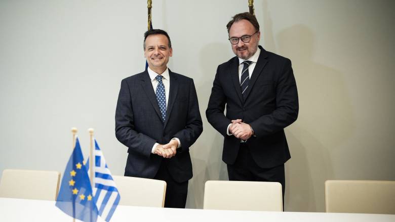 Δούκας: «Θα έχουμε αποτελέσματα στο πρόβλημα της στέγασης» - Συναντήθηκε με τον Επίτροπο της ΕΕ