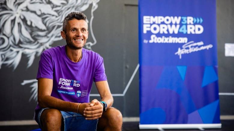 Ο Φώτης Ζησιμόπουλος εμπνέει γυναίκες αθλήτριες στο Empower Forward - Women in Sports στη Ρόδο