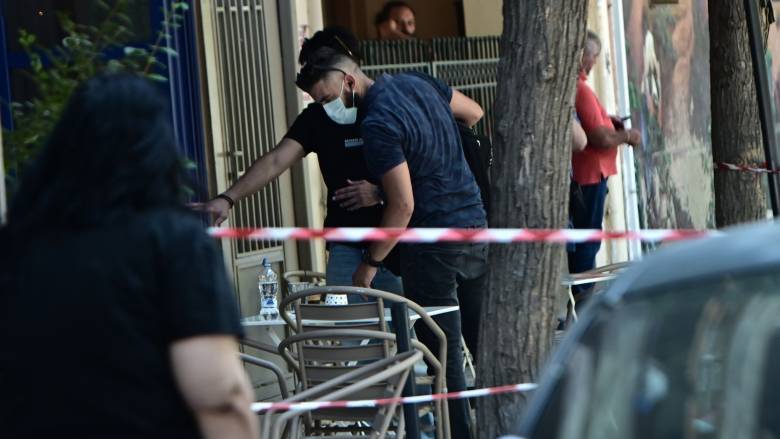 Συνελήφθη 22χρονος για τους πυροβολισμούς σε καφετέρια στον Κολωνό