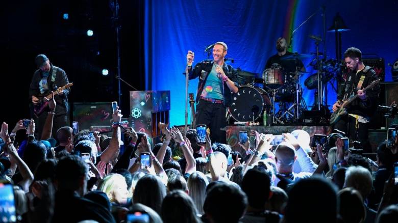 Παραιτήθηκε ο CEO της Astronomer μετά το βίντεο από τη συναυλία των Coldplay