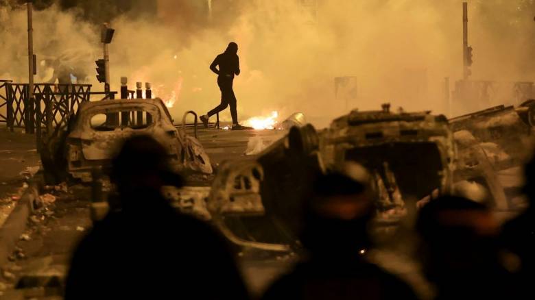 Γαλλία: Ταραχές στη Λιμόζ - Νέοι επιτέθηκαν σε διερχόμενα αυτοκίνητα - Εννέα αστυνομικοί τραυματίες