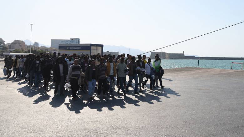 Πλεύρης για μετανάστες στην Κρήτη: Συνελήφθησαν και οδηγούνται σε δομές κράτησης