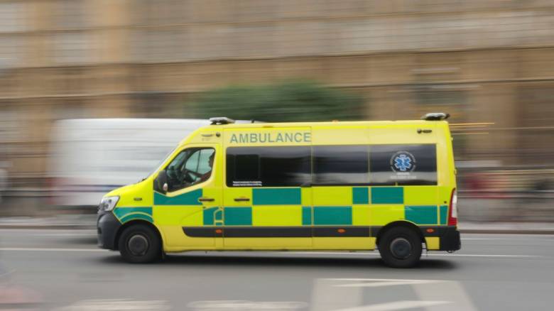 Βρετανία: Διώροφο λεωφορείο έπεσε πάνω σε γέφυρα στο Μάντσεστερ - Υπάρχουν 15 τραυματίες