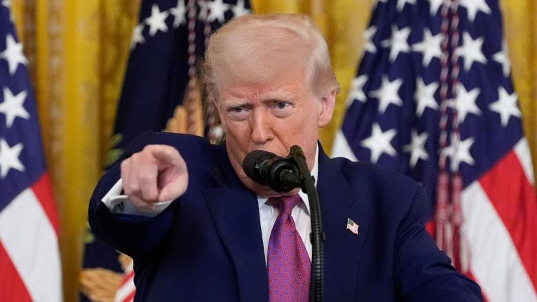 Πόλωση στις ΗΠΑ για τον Τραμπ - «Διχάζουν» μεταναστευτικό, δασμοί και οι κινήσεις για την Ουκρανία