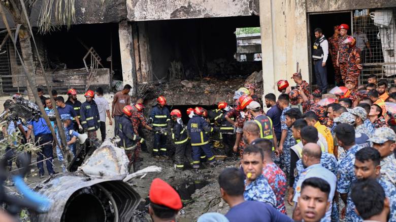 Συντριβή αεροσκάφους σε σχολείο στο Μπαγκλαντές: 19 νεκροί και πάνω από 100 οι τραυματίες