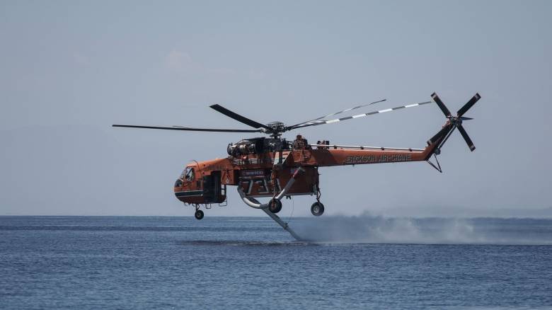 Αναγκαστική προσθαλάσσωση ελικοπτέρου στην Ελευσίνα - Σώοι οι επιβαίνοντες