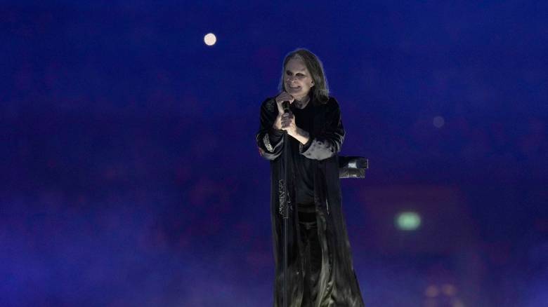 Η στιγμή που ο Όζι Όσμπορν δάγκωσε μια αληθινή νυχτερίδα