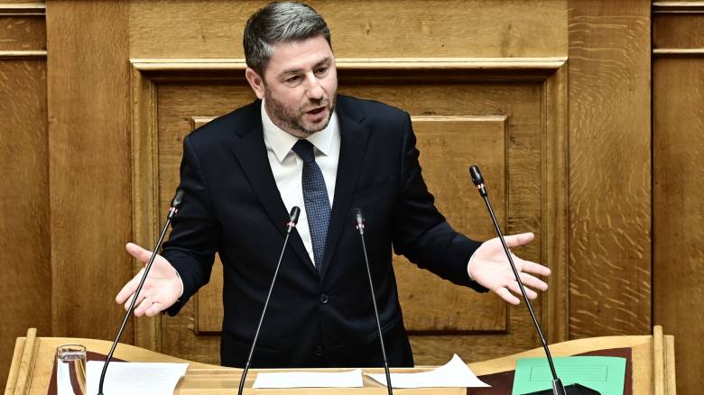 Μετωπική Ανδρουλάκη σήμερα στη Βουλή για το «πλημμέλημα» Καραμανλή στα Τέμπη