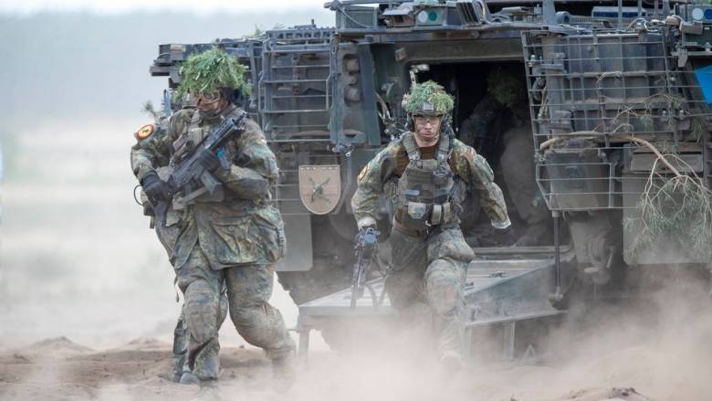 Γερμανία: Πράσινο φως σε νομοσχέδιο που μειώνει τη γραφειοκρατία για αγορά στρατωτικού εξοπλισμού