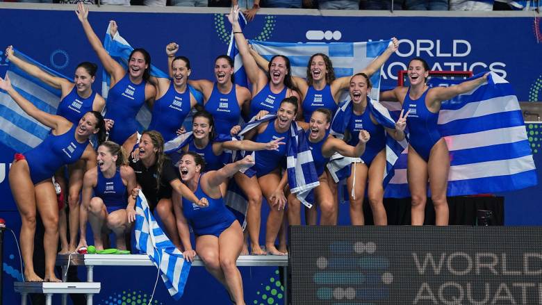 Στην κορυφή του κόσμου η Εθνική πόλο γυναικών - Νίκησε 12-9 την Ουγγαρία και κατέκτησε το χρυσό