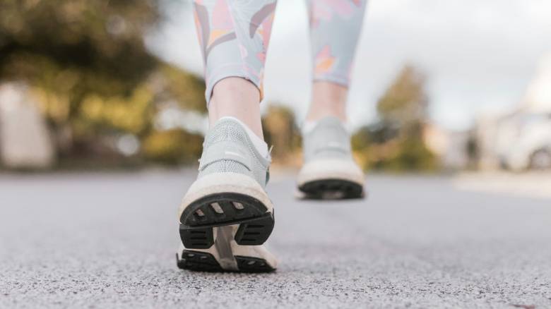 Μύθος τα 10.000 βήματα την ημέρα: Πόσο πρέπει να περπατάμε, σύμφωνα με ειδικούς