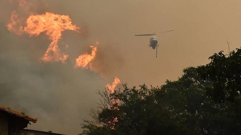 Προφυλακίζονται οι συλληφθέντες για τη δασική πυρκαγιά στον Φενεό