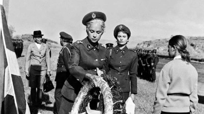 Η Αλίκη στο... Πυροβολικό