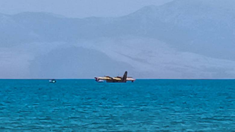 Νέα αναγκαστική προσθαλάσσωση πυροσβεστικού αεροσκάφους στον Κορινθιακό - Σώοι οι δύο πιλότοι