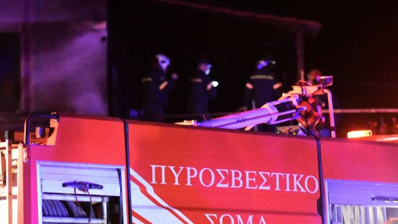 Φωτιά σε διαμέρισμα στην Θεσσαλονίκη: Στο νοσοκομείο ηλικιωμένη με αναπνευστικά προβλήματα