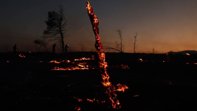 Χωρίς ενεργή εστία η Δροσοπηγή, μικρή αναζωπύρωση στο Κρυονέρι - Μάχες σε άλλα τέσσερα μέτωπα