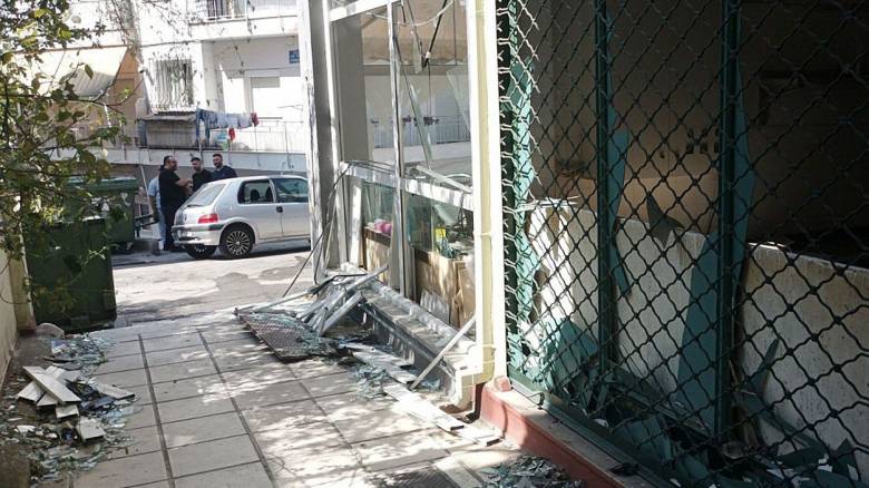 Θεσσαλονίκη: Σε πλήρη εξέλιξη η έρευνα για την έκρηξη σε πολυκατοικία - Τι εξετάζουν οι Αρχές